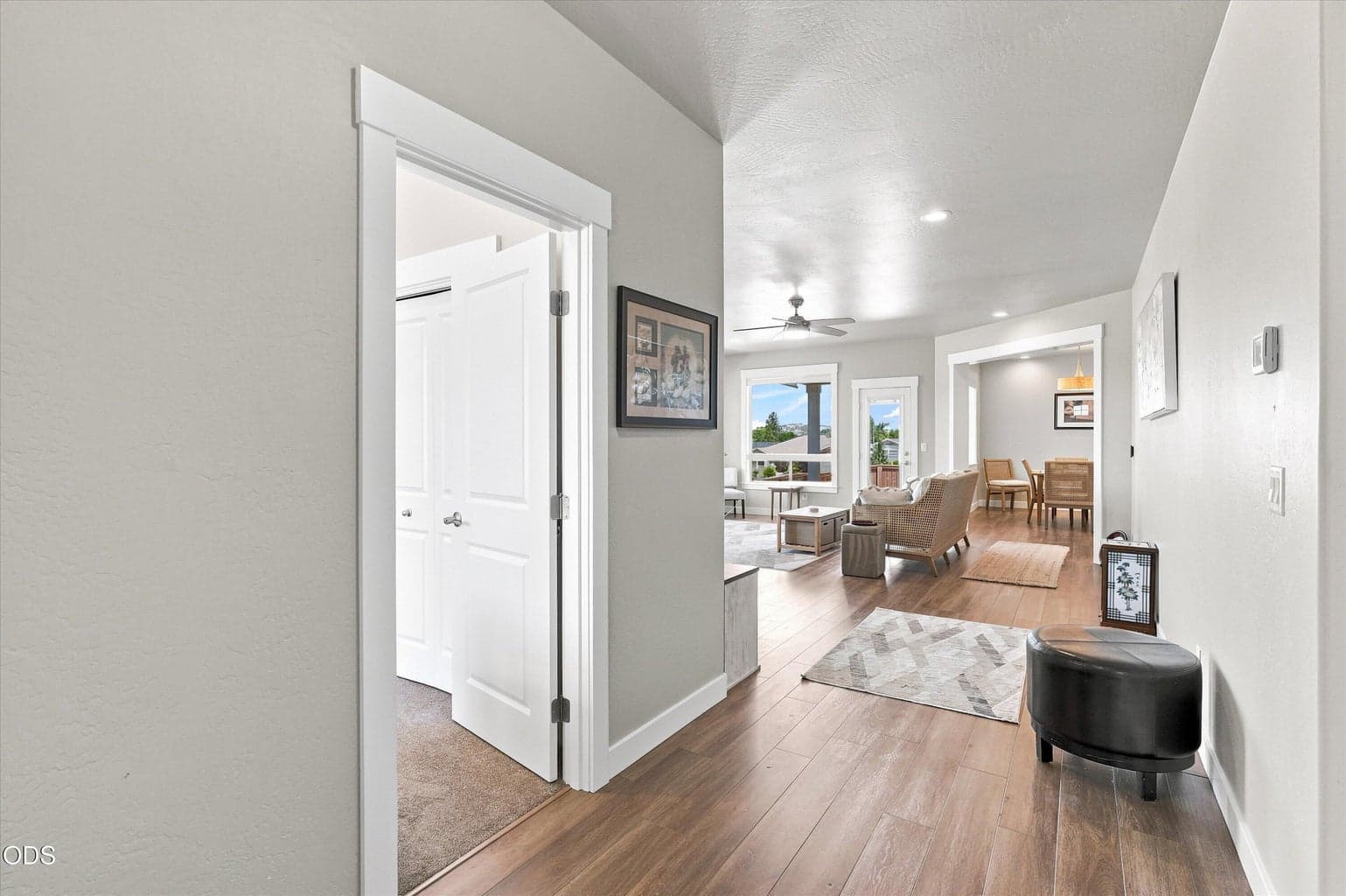 Photo of 3117 Delorraine Drive 4 of 33