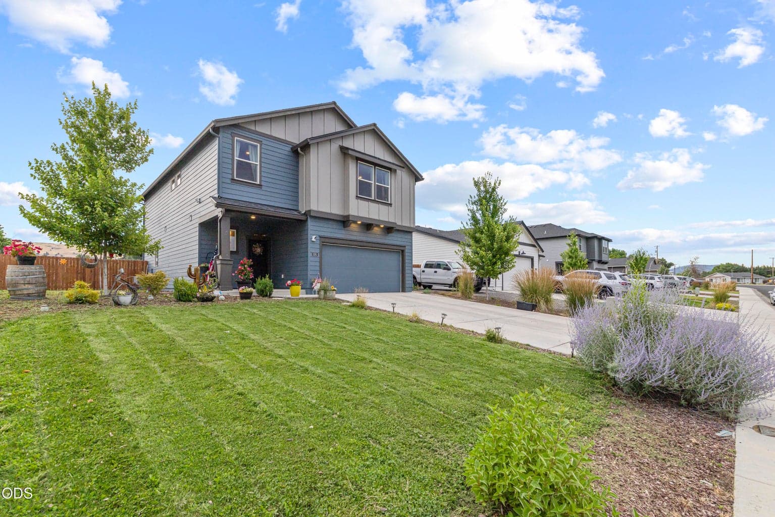 Photo of 5261 Amberview Lane 2 of 45
