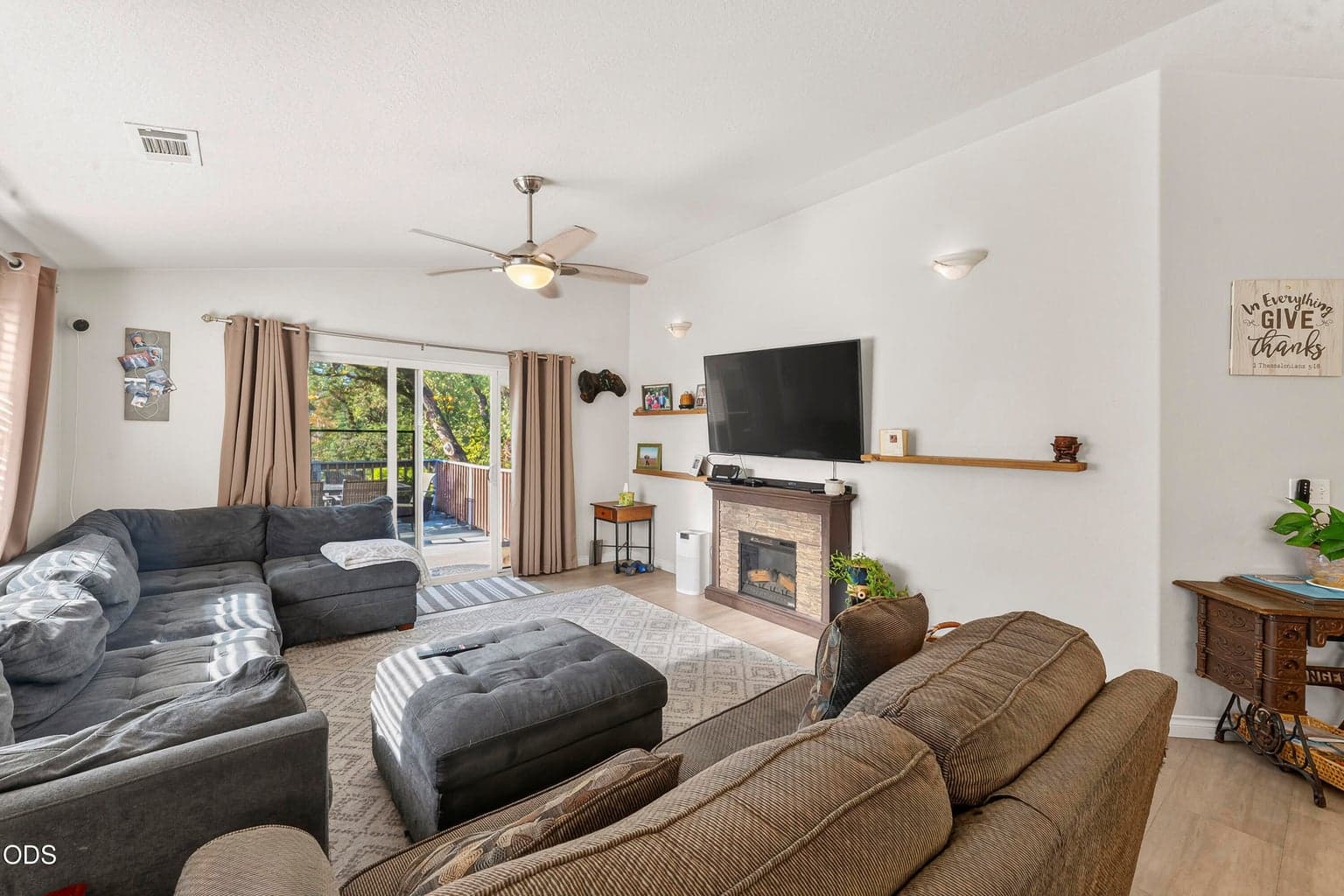 Photo of 1162 Westerly Court 5 of 32