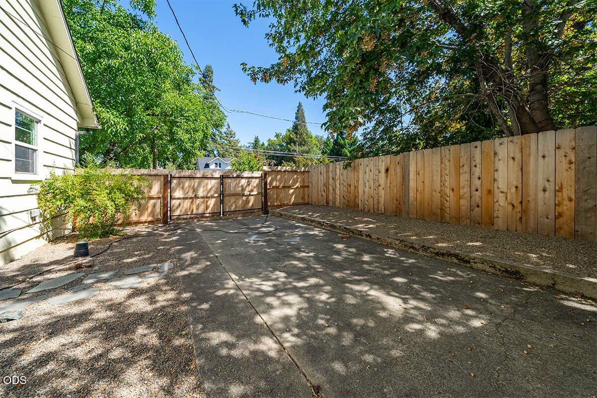 Photo of 736 3rd Street 5 of 38