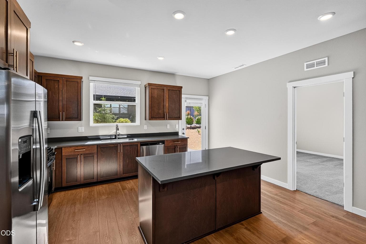 Photo of 2642 26th LP North 5 of 46