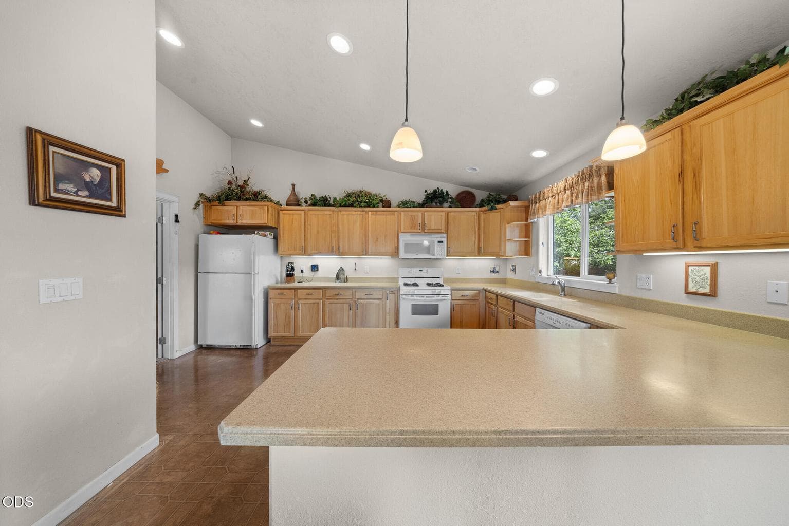 Photo of 2142 NW Nickernut Avenue 11 of 53