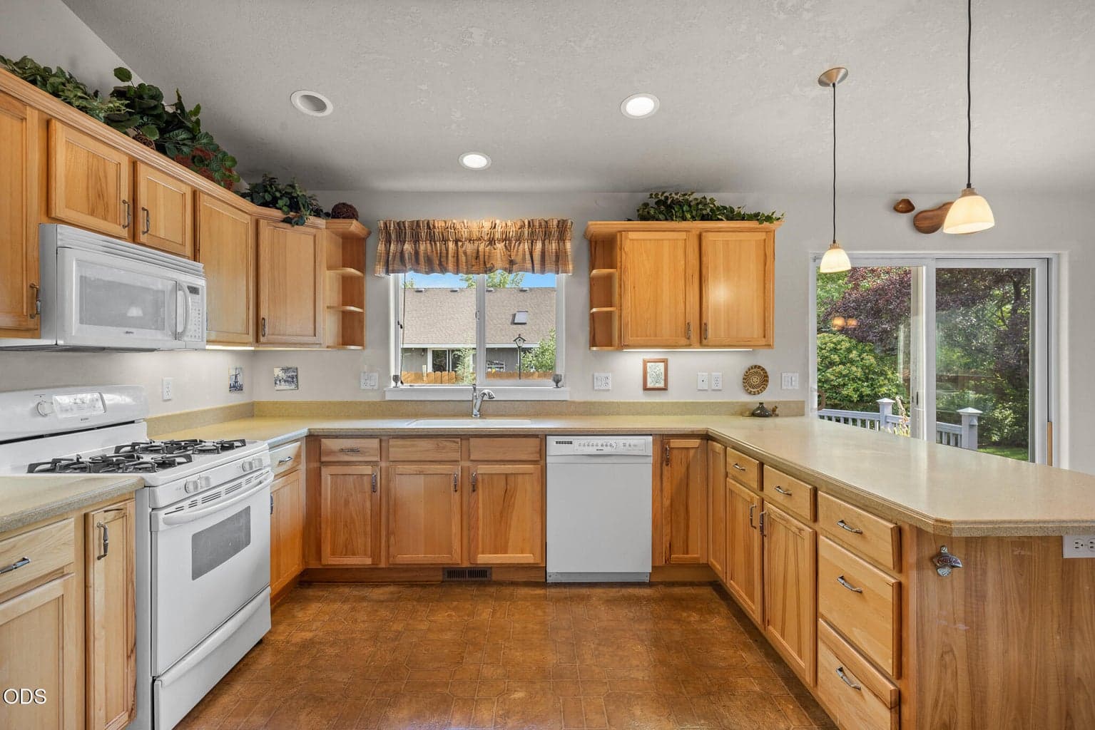 Photo of 2142 NW Nickernut Avenue 14 of 53
