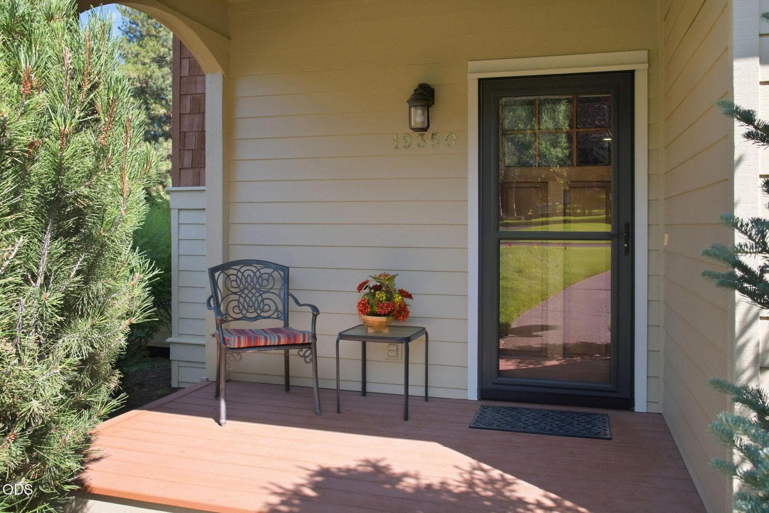 Photo of 19350 Laurelhurst Way 4 of 35
