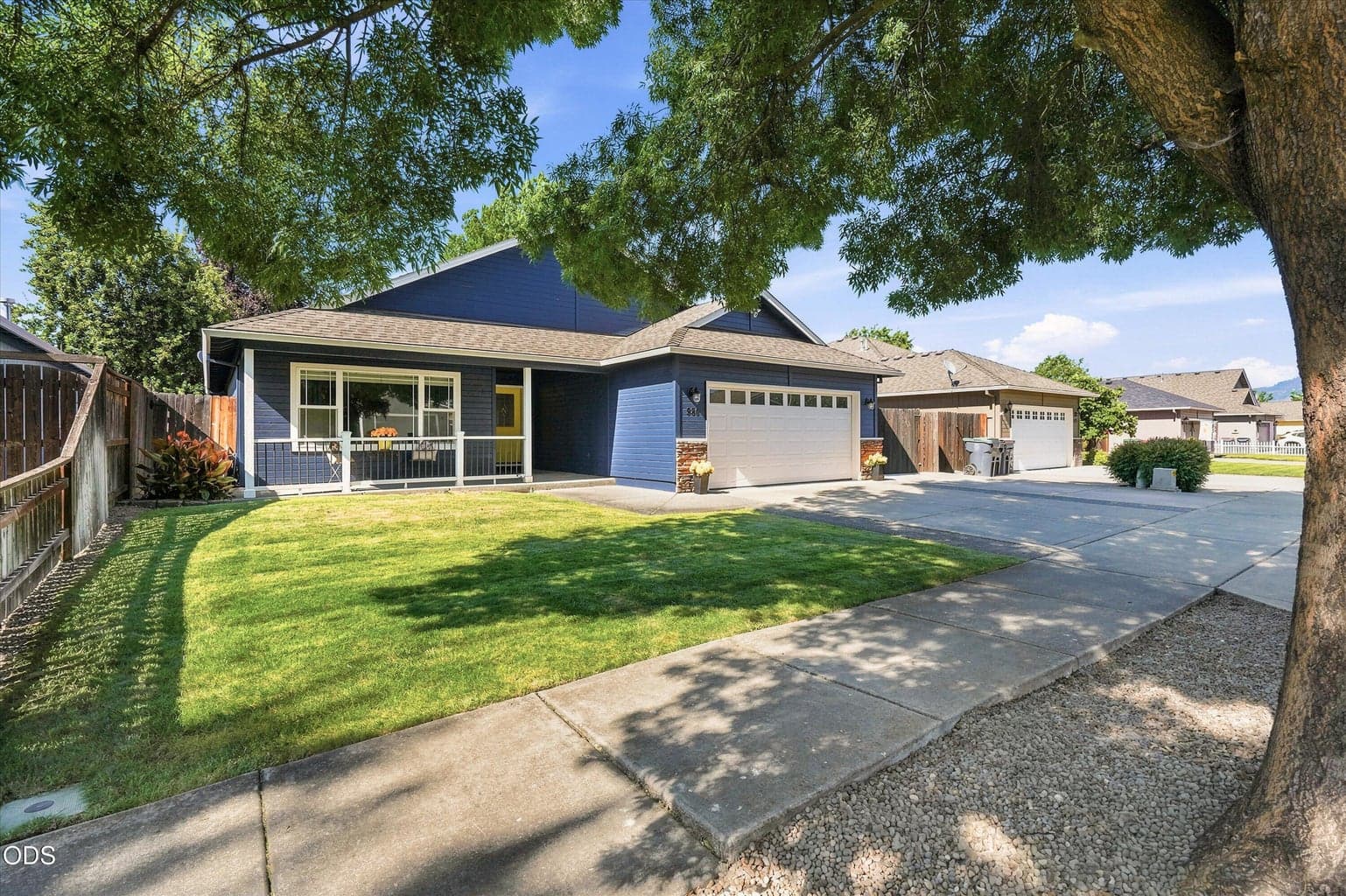 Photo of 980 Willowdale Avenue 4 of 53