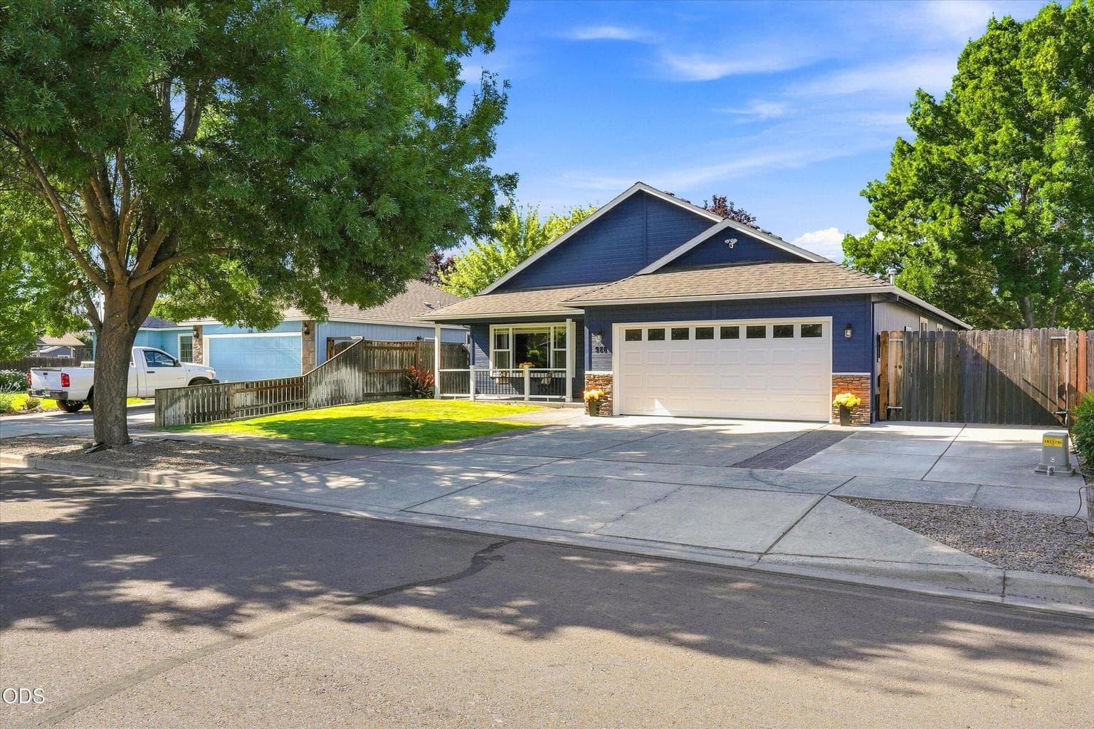 Photo of 980 Willowdale Avenue 5 of 53