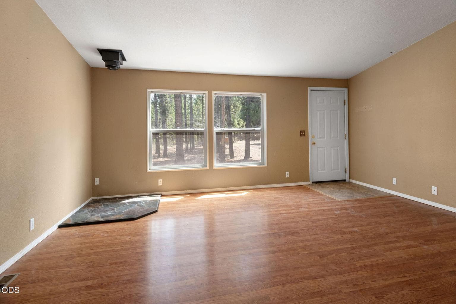 Photo of 148740 Ahern Drive 4 of 25