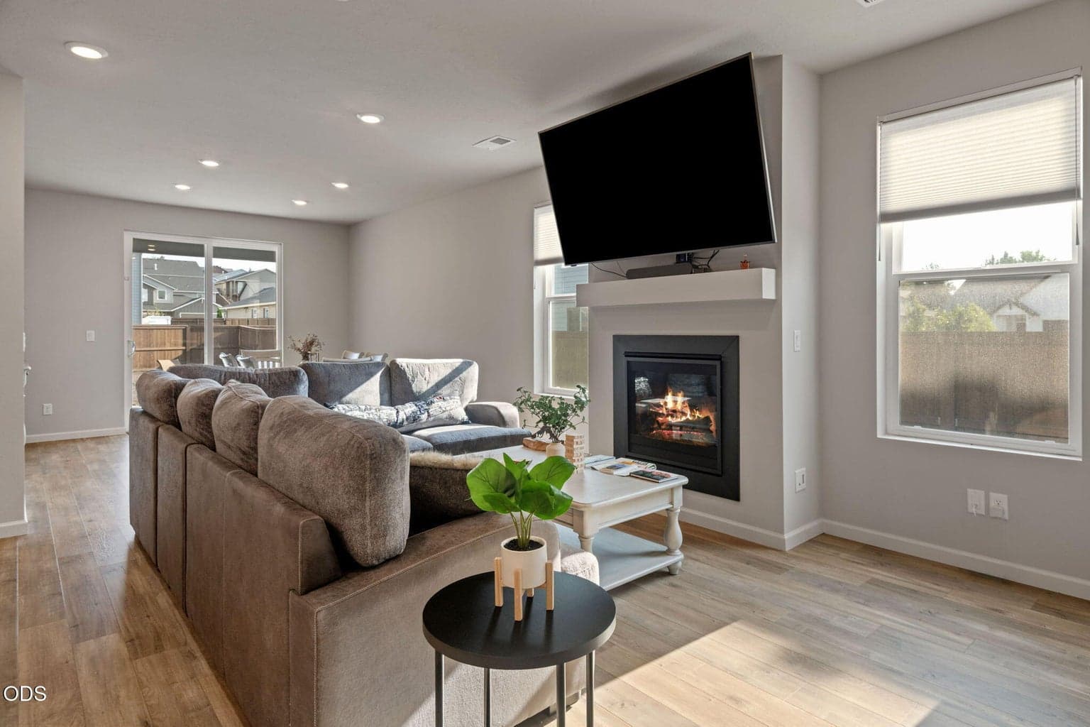 Photo of 4038 Quartz Avenue 3 of 30