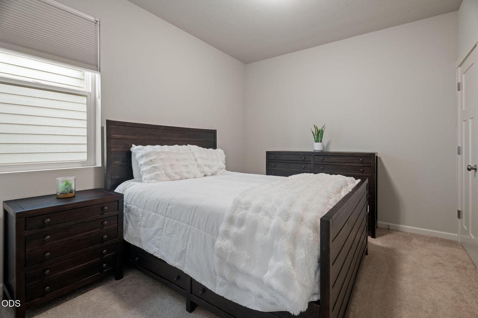 Photo of 4038 SW Quartz Avenue 11 of 30