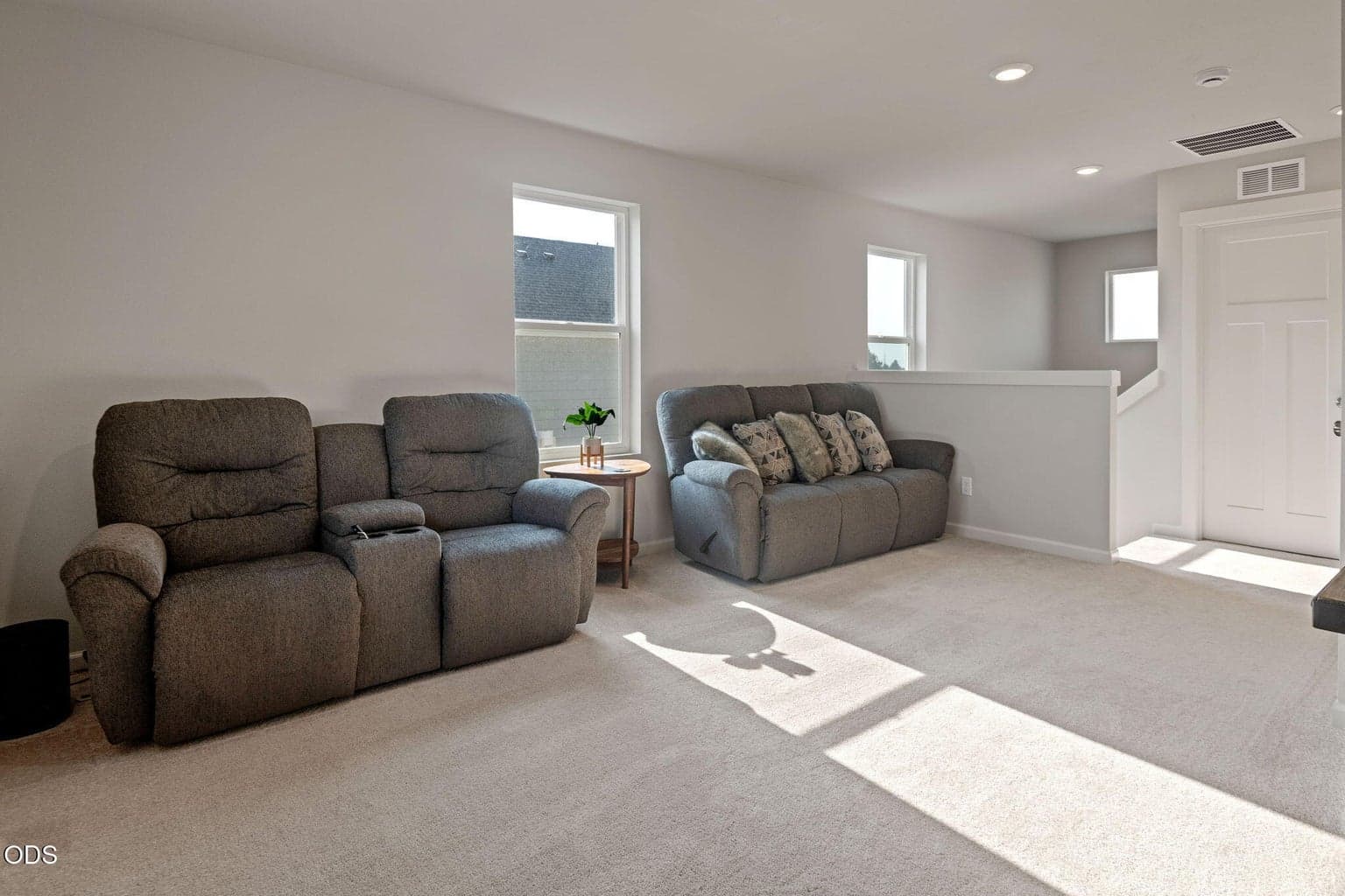 Photo of 4038 SW Quartz Avenue 15 of 30