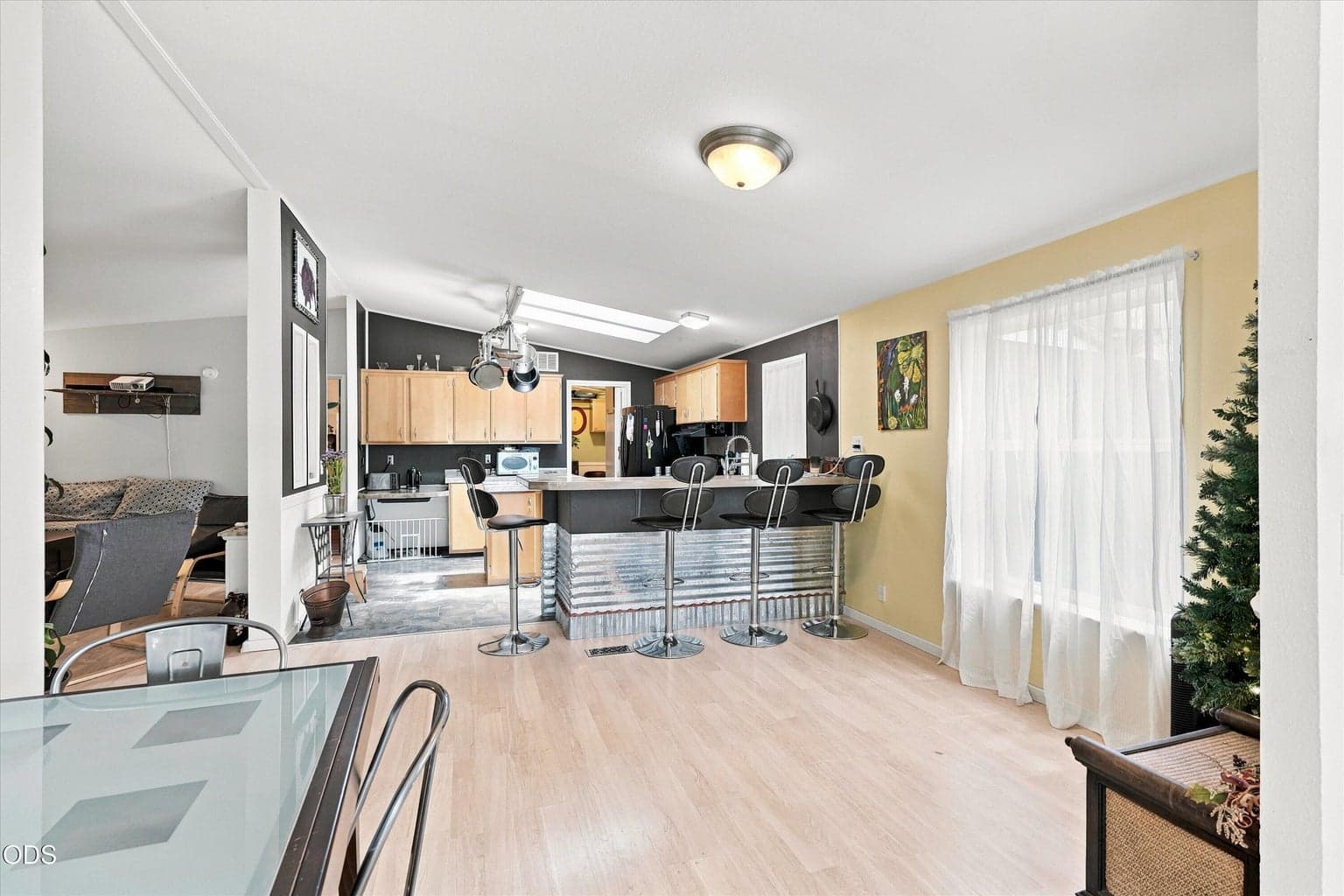 Photo of 321 Clay Street 4 of 29