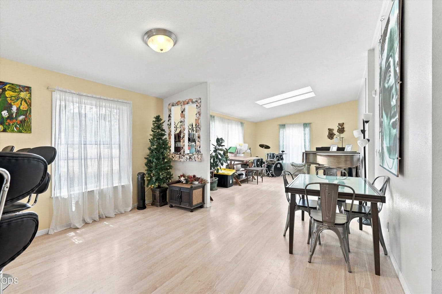 Photo of 321 Clay Street 3 of 29