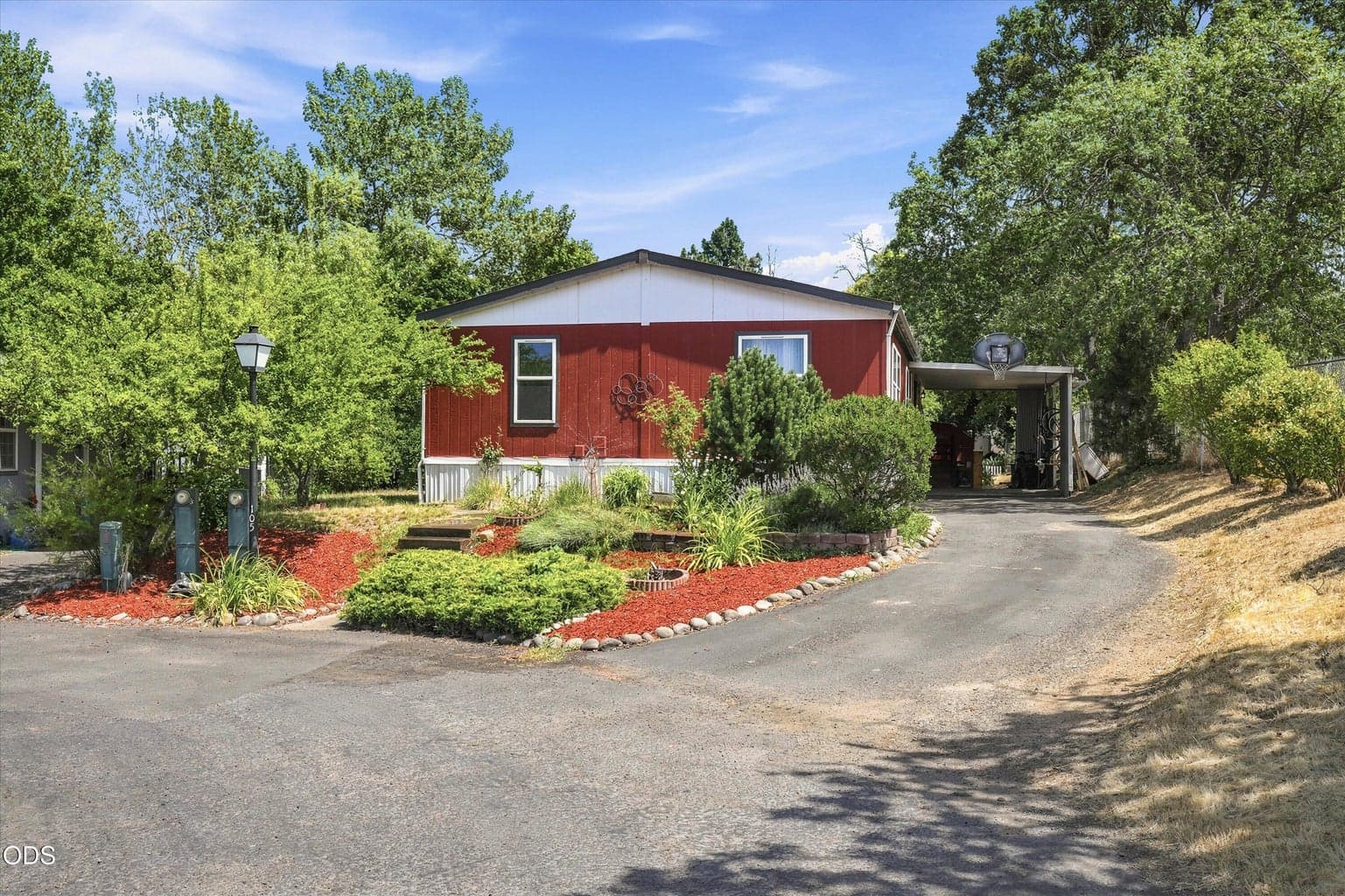 Photo of 321 Clay Street 2 of 29