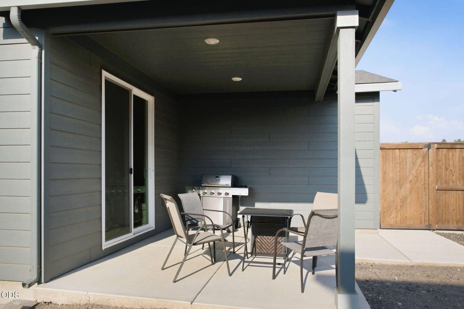 Photo of 4038 SW Quartz Avenue 29 of 30