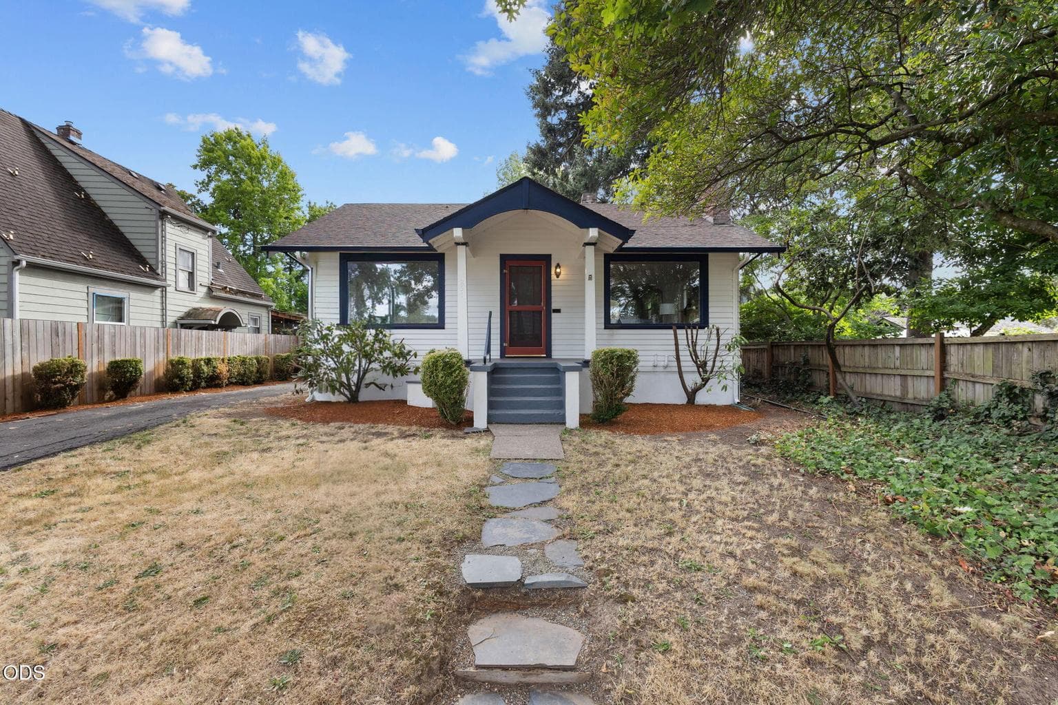 Photo of 251 Kingwood Avenue 1 of 26