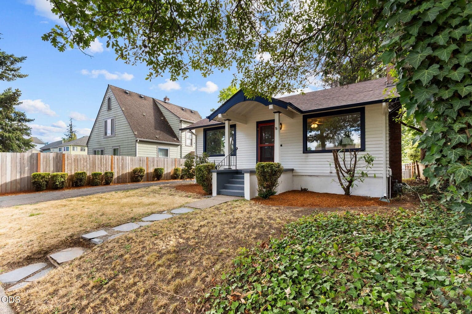 Photo of 251 Kingwood Avenue 3 of 26