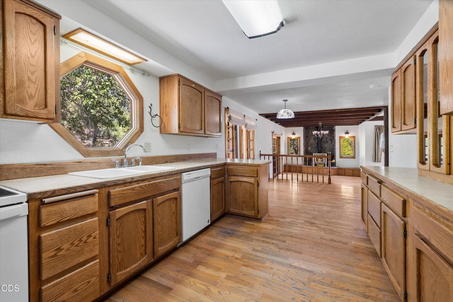 Photo of 60325 Woodside Road 12 of 40