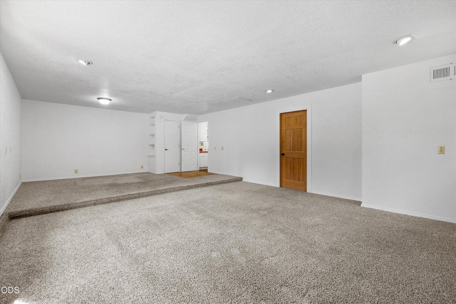 Photo of 60325 Woodside Road 15 of 40