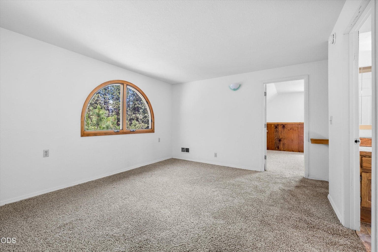 Photo of 60325 Woodside Road 21 of 40