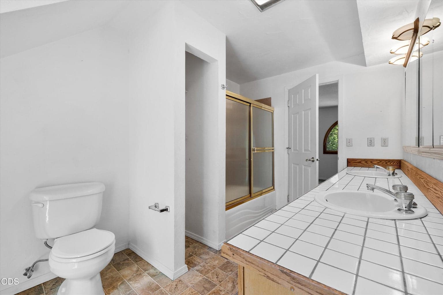Photo of 60325 Woodside Road 24 of 40