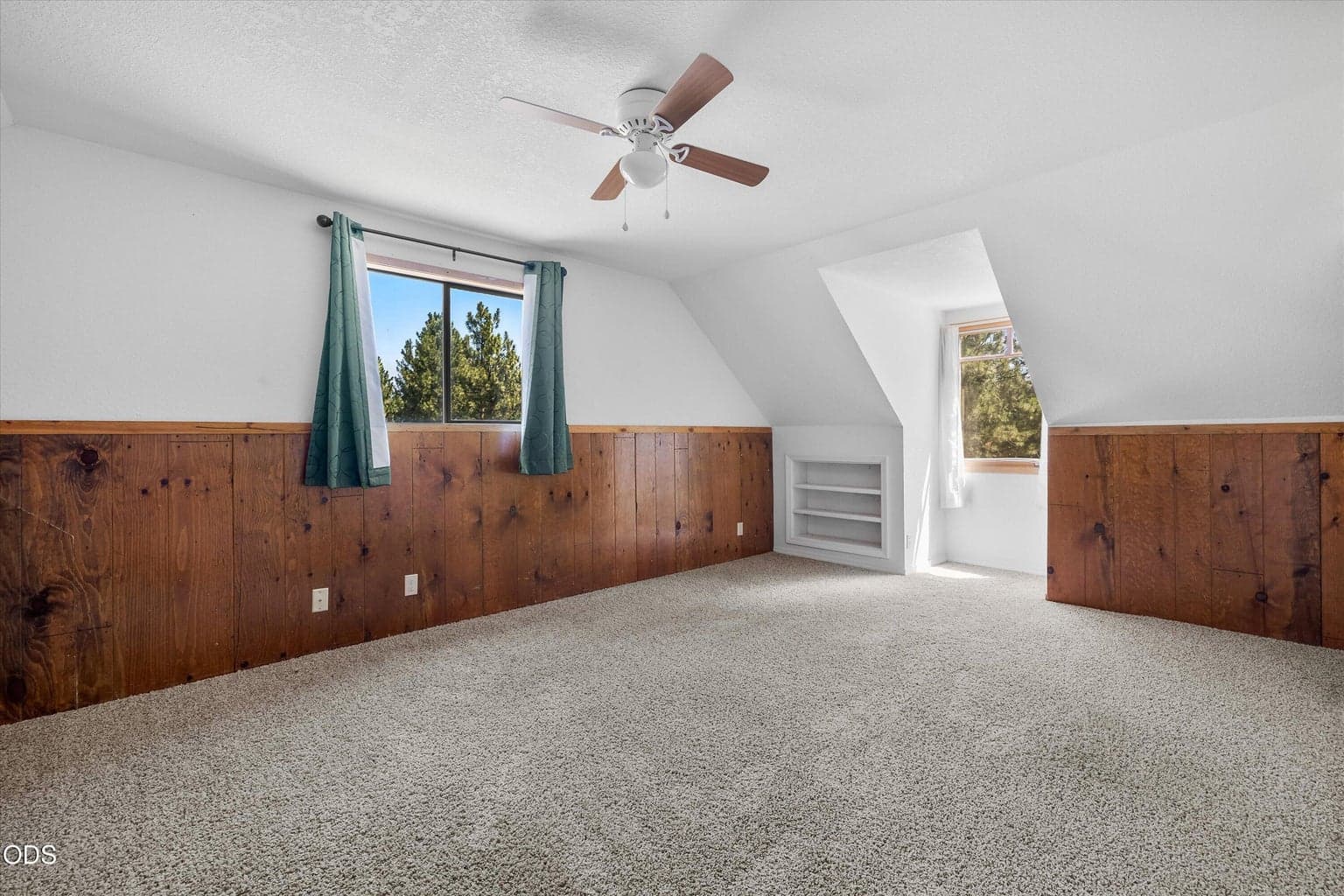 Photo of 60325 Woodside Road 25 of 40