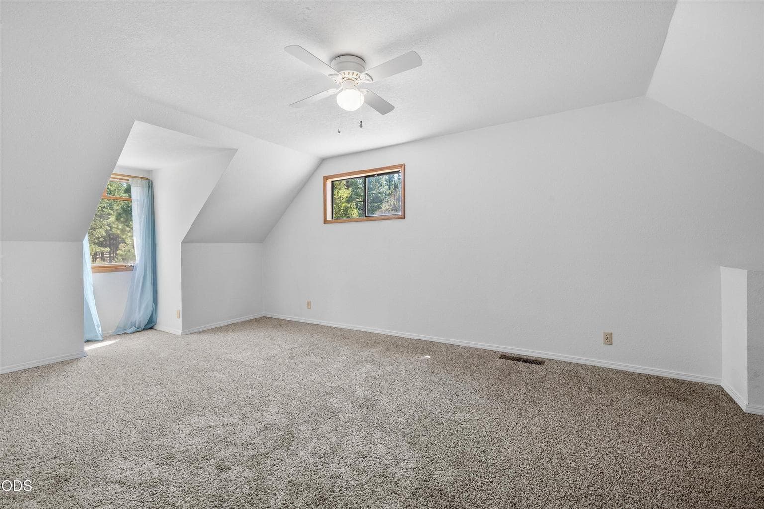 Photo of 60325 Woodside Road 27 of 40