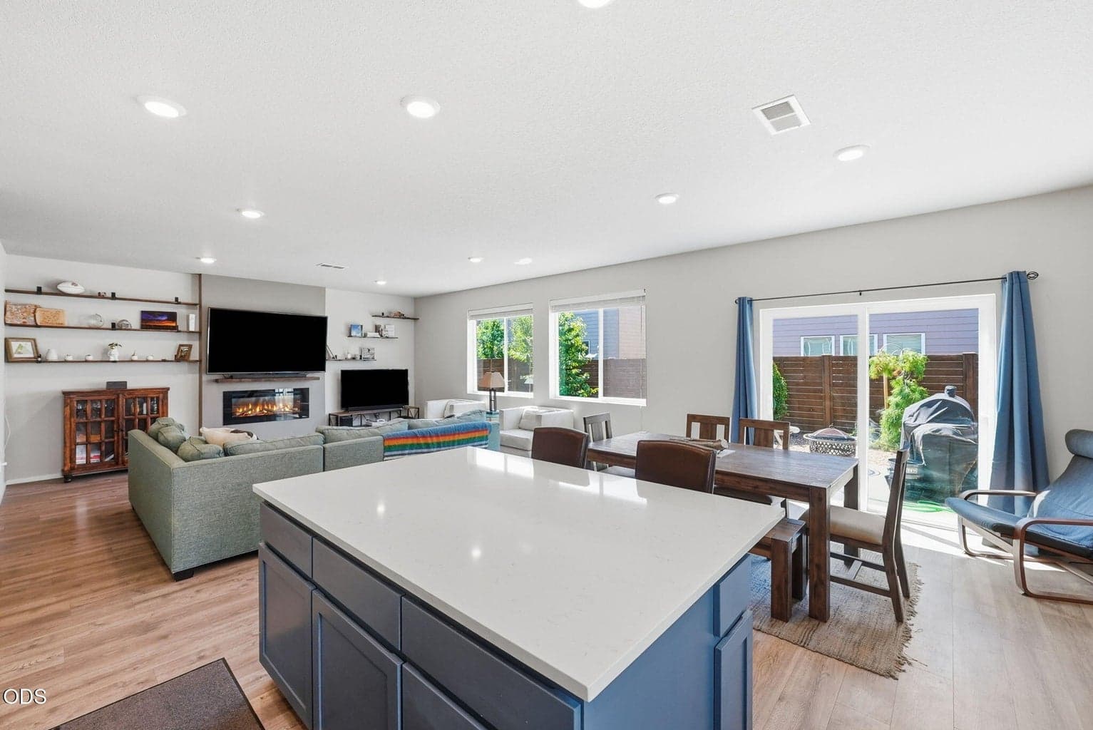Photo of 20637 SE Nina Avenue 12 of 30