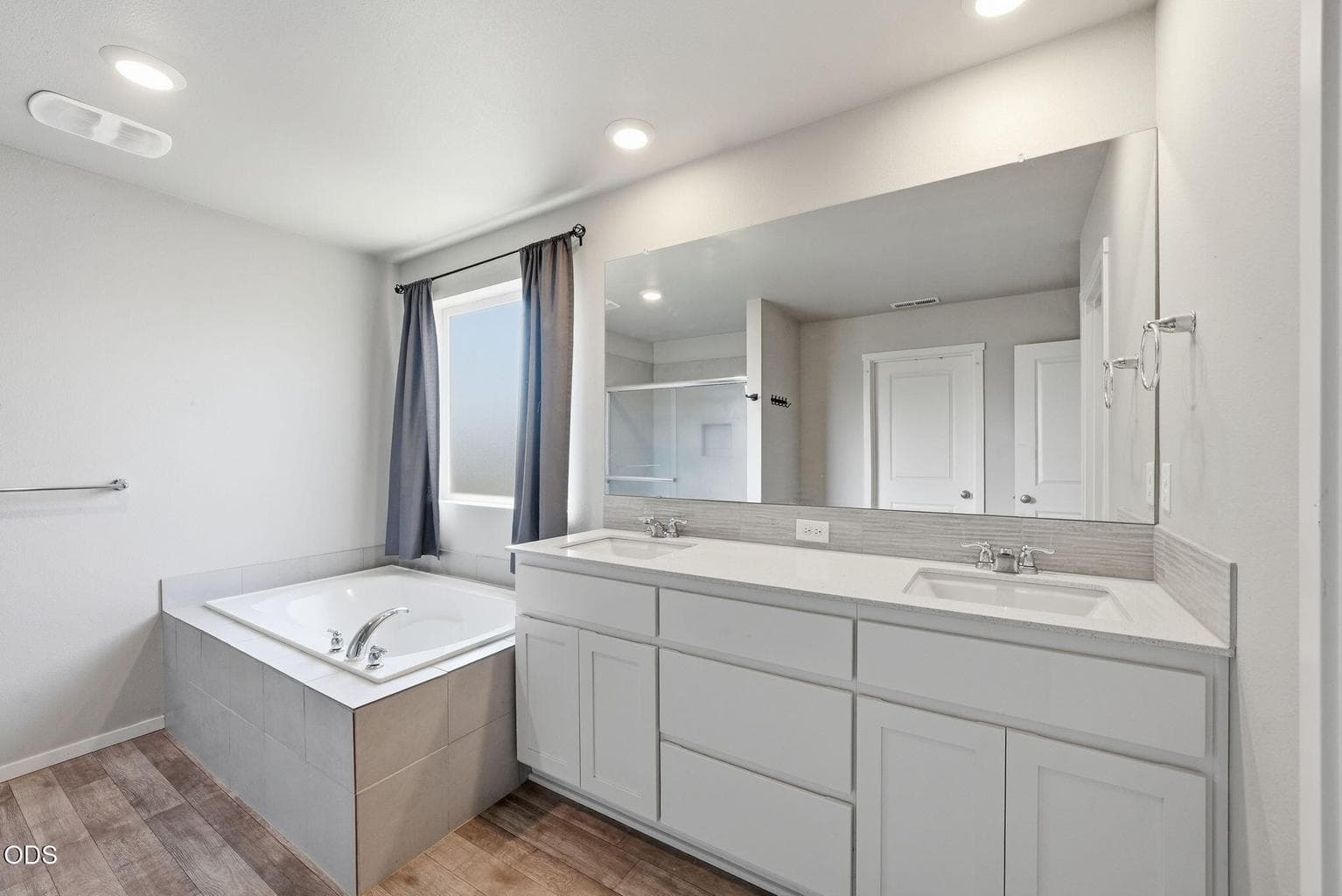 Photo of 20637 SE Nina Avenue 16 of 30