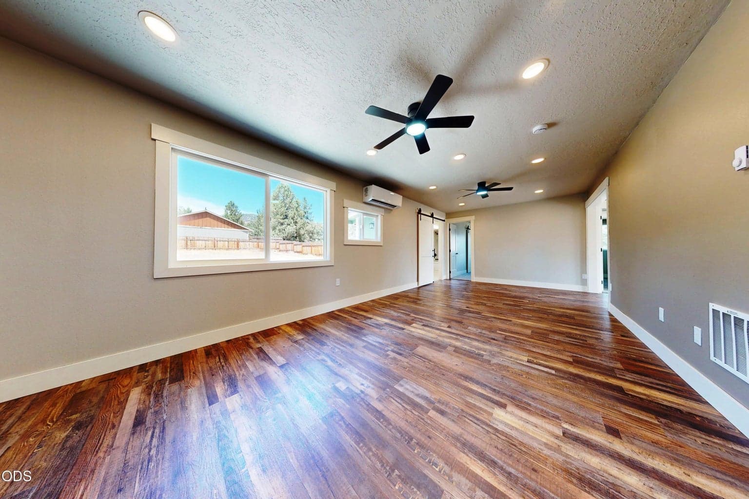 Photo of 11200 NW Nye Avenue 7 of 29