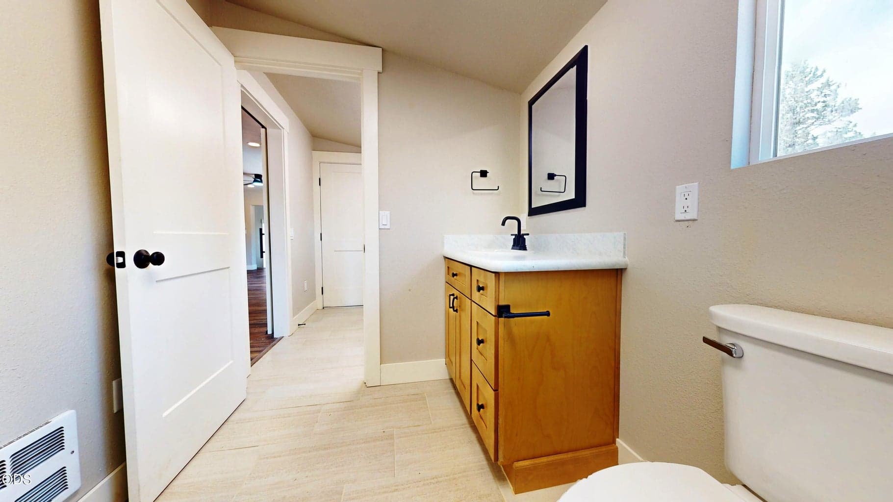 Photo of 11200 NW Nye Avenue 19 of 29