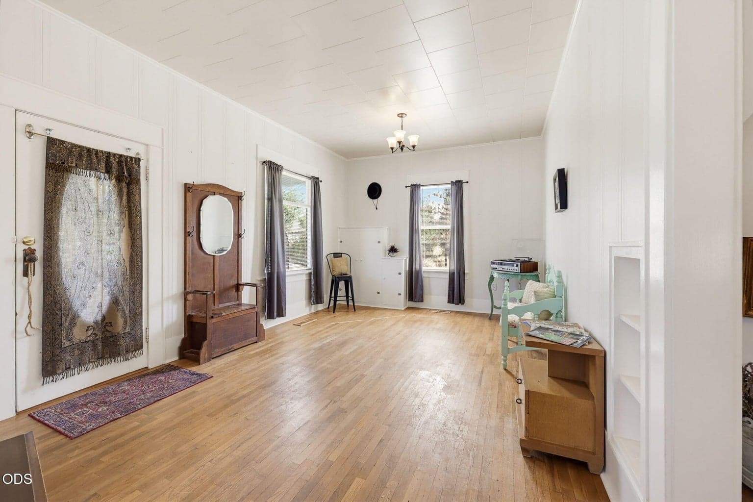 Photo of 700 5th Street 4 of 49