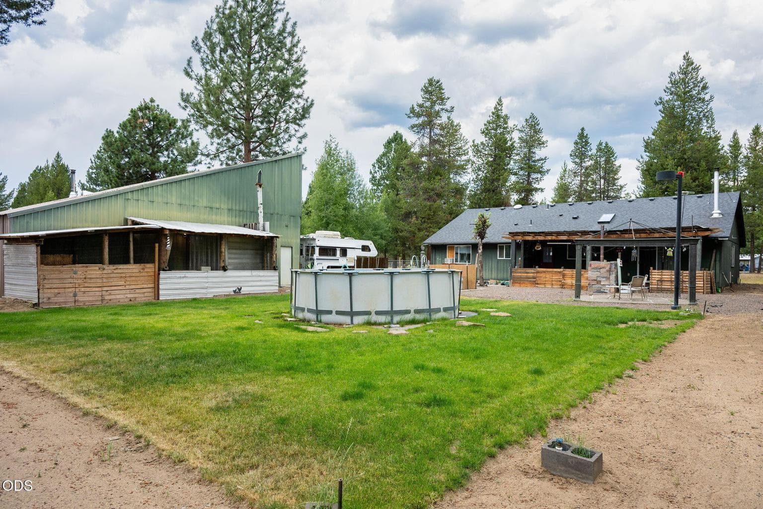 Photo of 15495 Federal Road 6 of 38