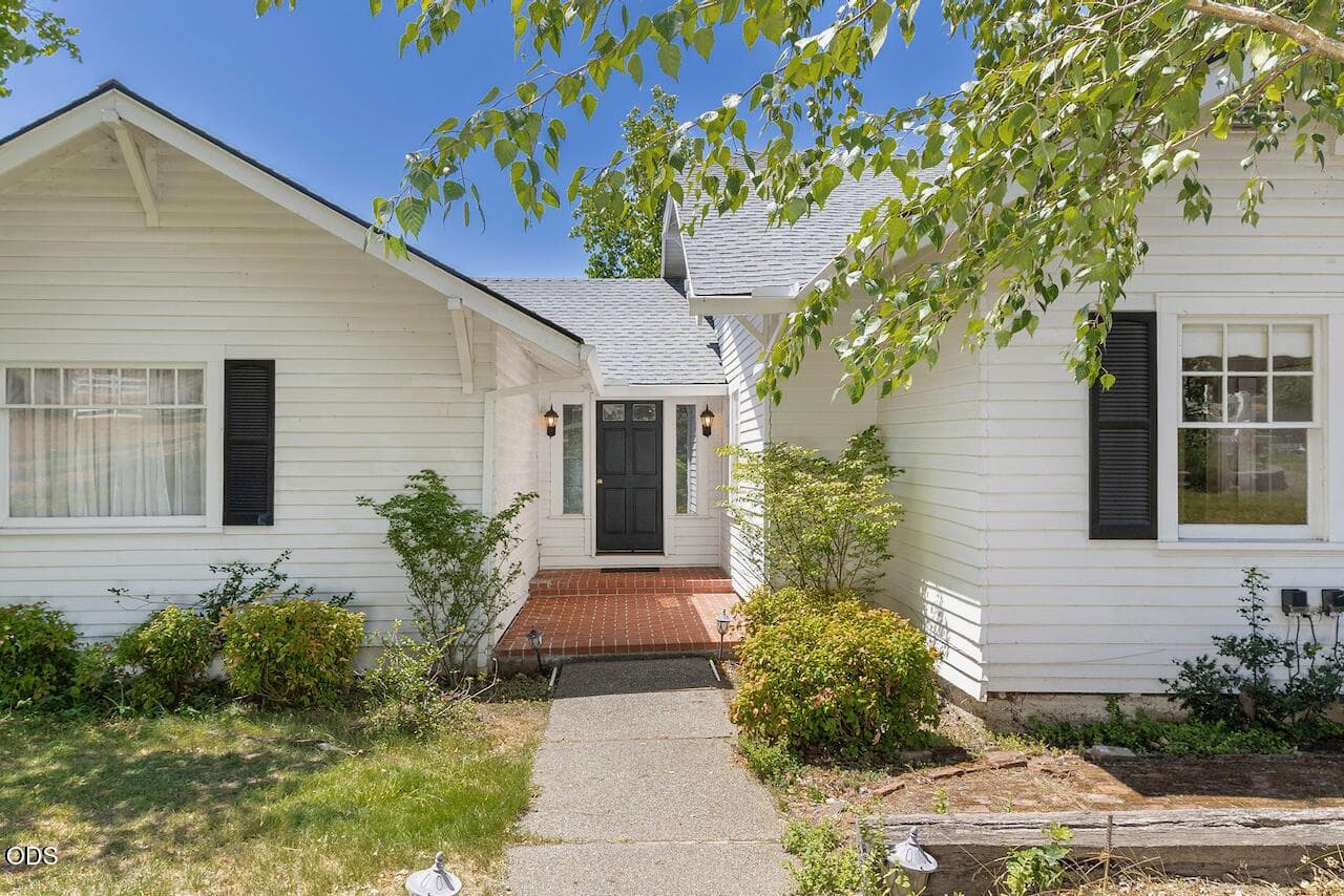 Photo of 1361 Oxyoke Road 4 of 61