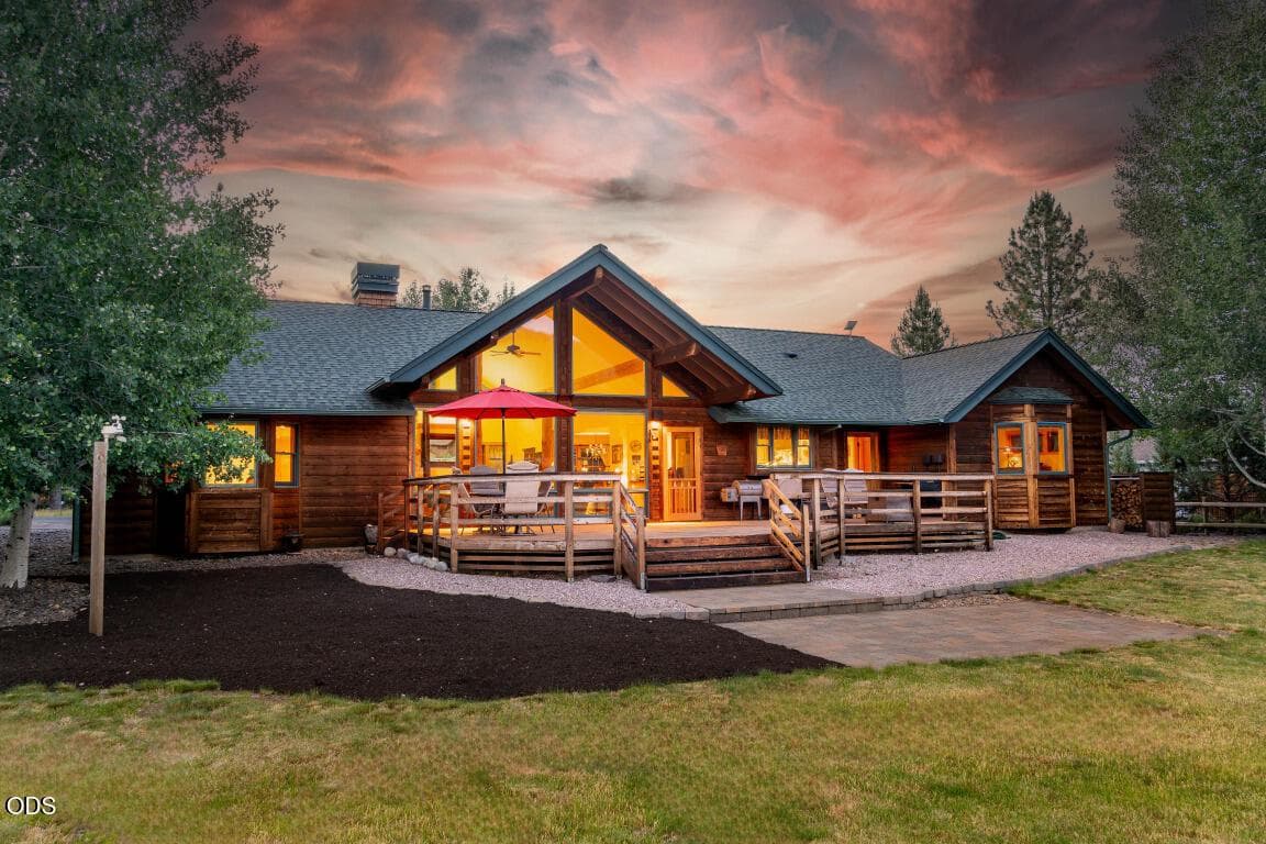 Photo of 26275 Metolius Meadows Drive 3 of 38