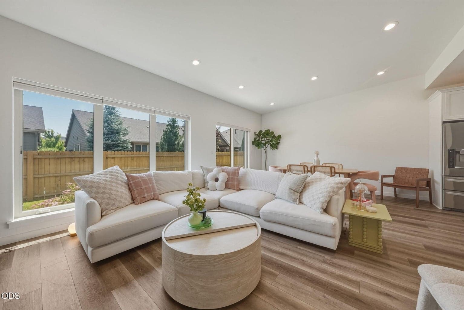 Photo of 3622 SW Badger Avenue 10 of 40