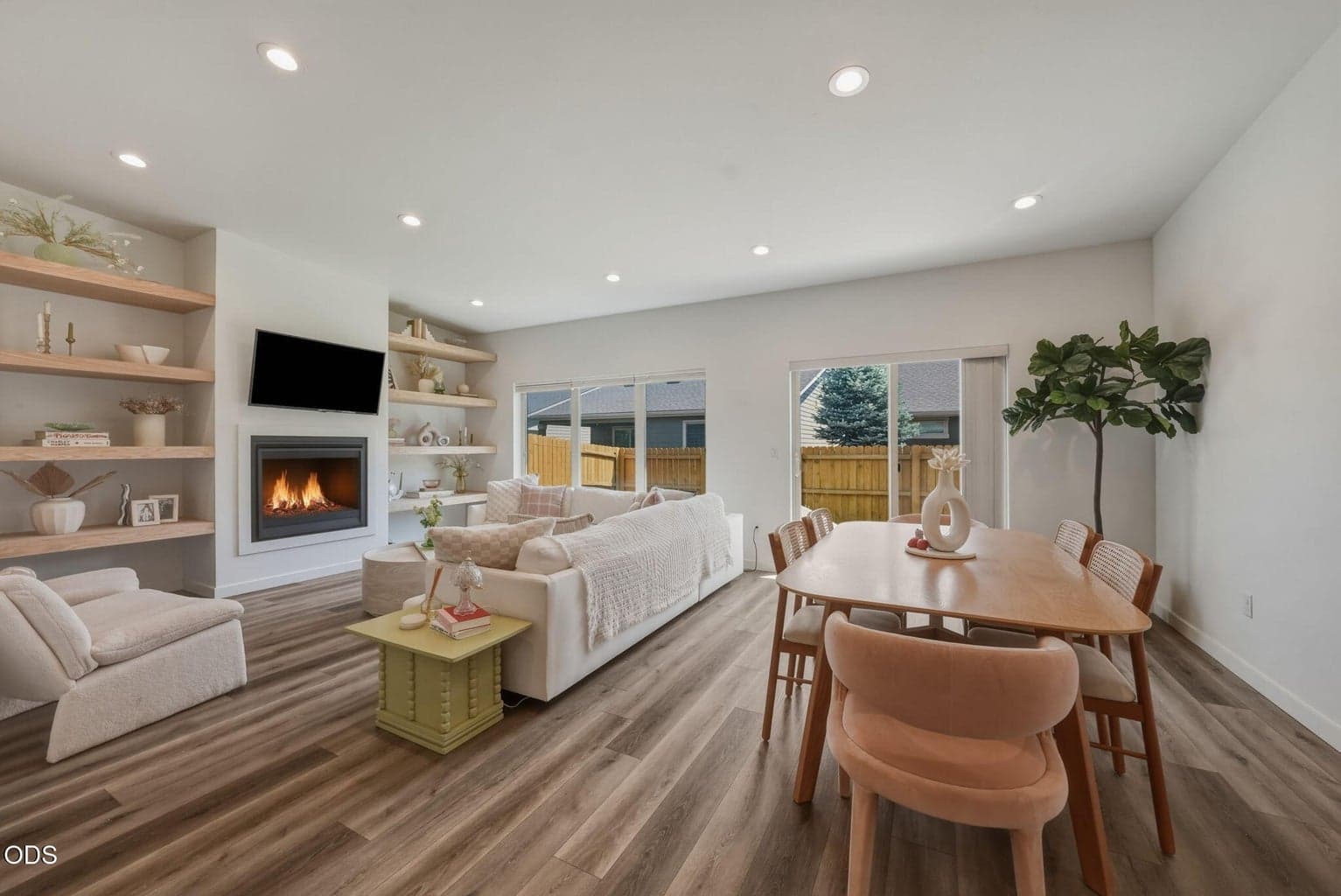 Photo of 3622 SW Badger Avenue 14 of 40