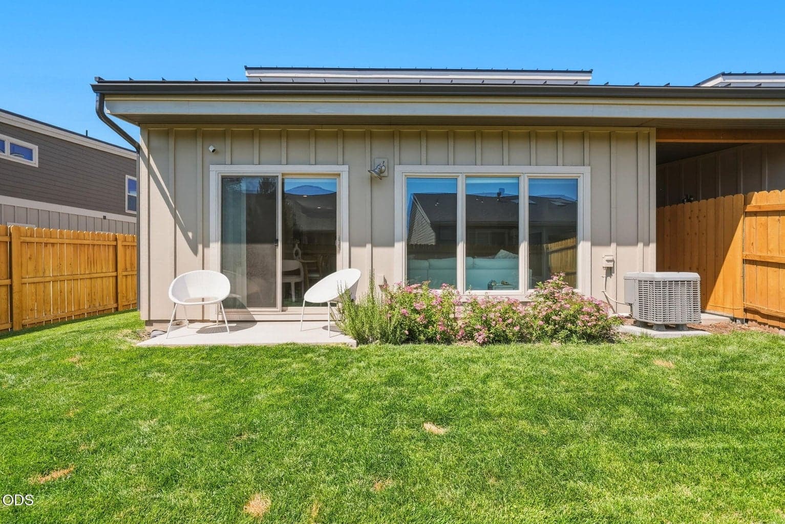 Photo of 3622 SW Badger Avenue 32 of 40