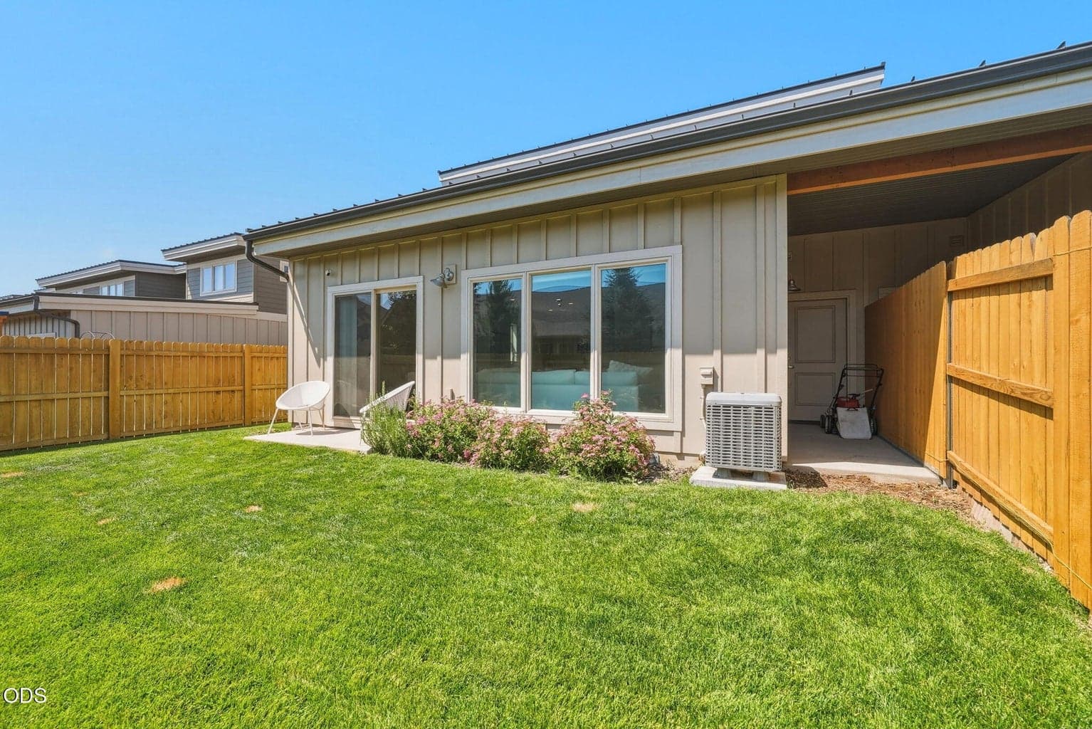 Photo of 3622 SW Badger Avenue 33 of 40