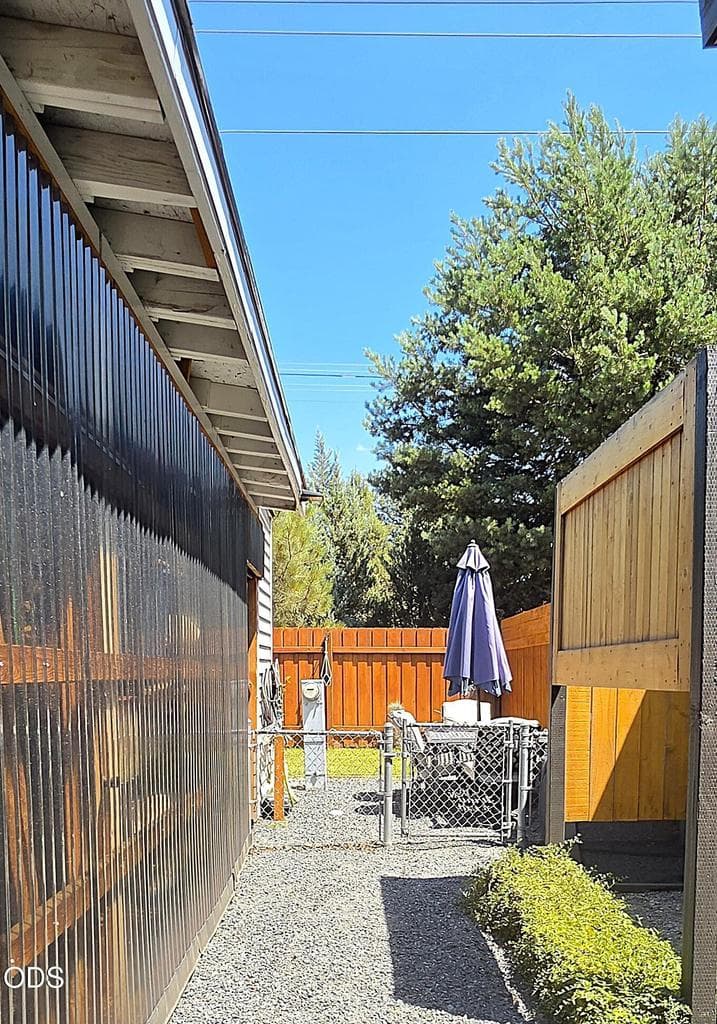 Side yard to backyard