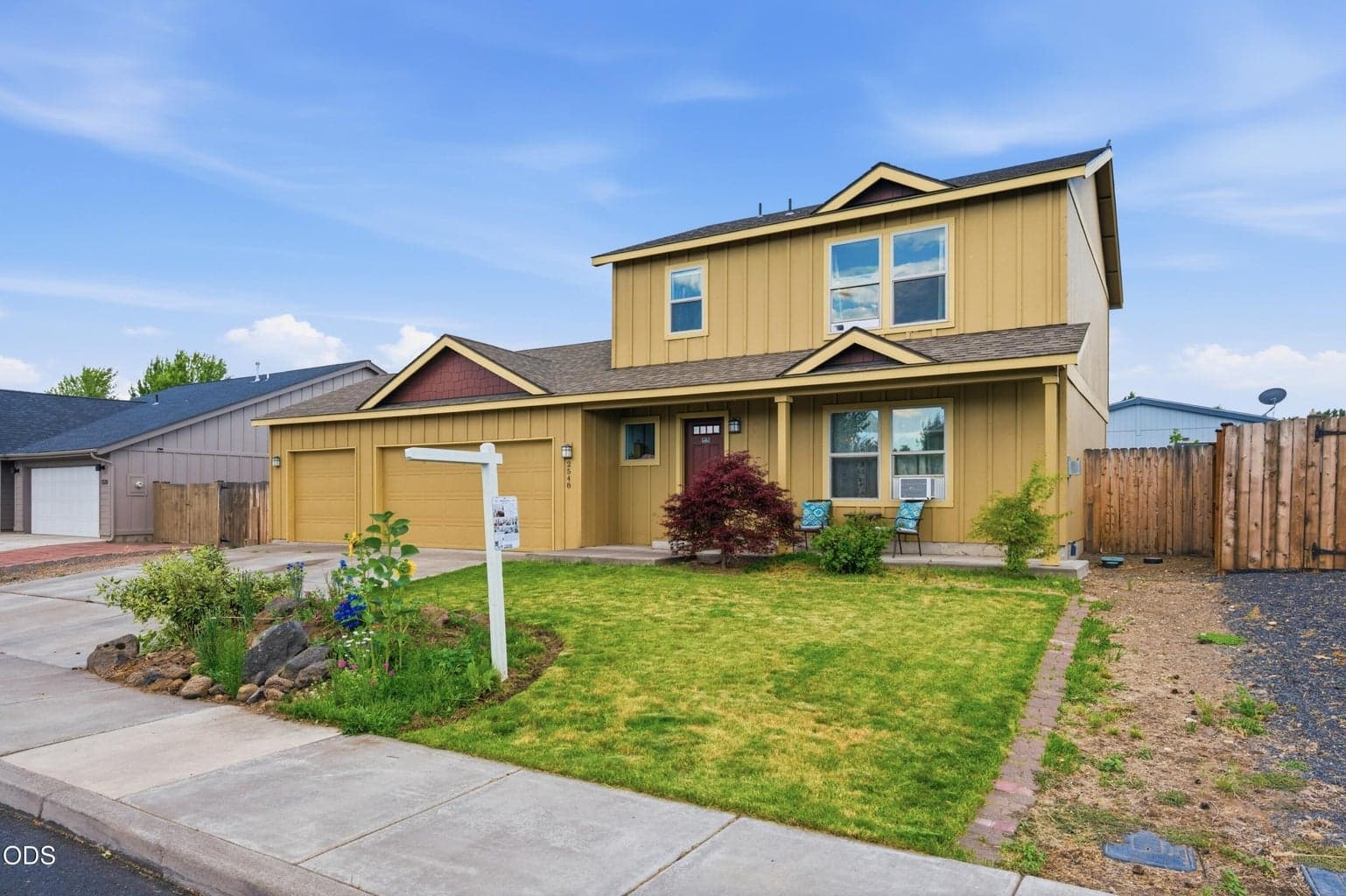 Photo of 2548 Kalama Avenue 2 of 38