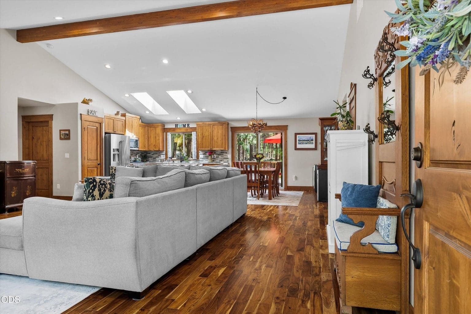 Photo of 60134 Turquoise Road 5 of 50