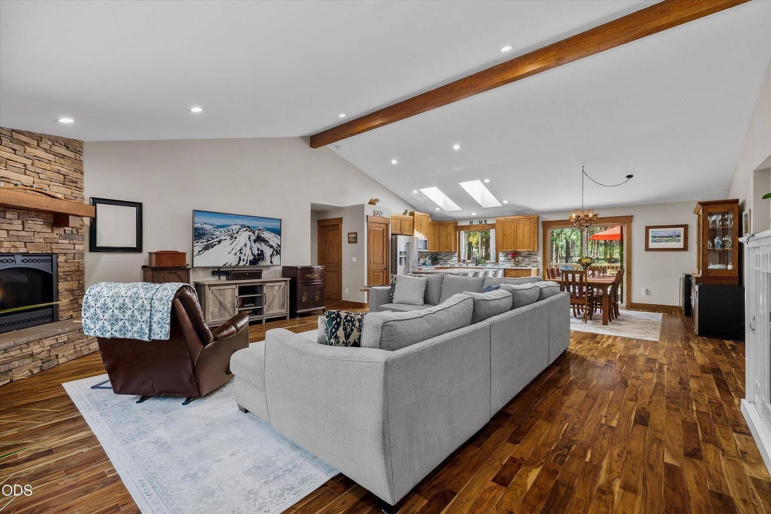 Photo of 60134 Turquoise Road 6 of 50