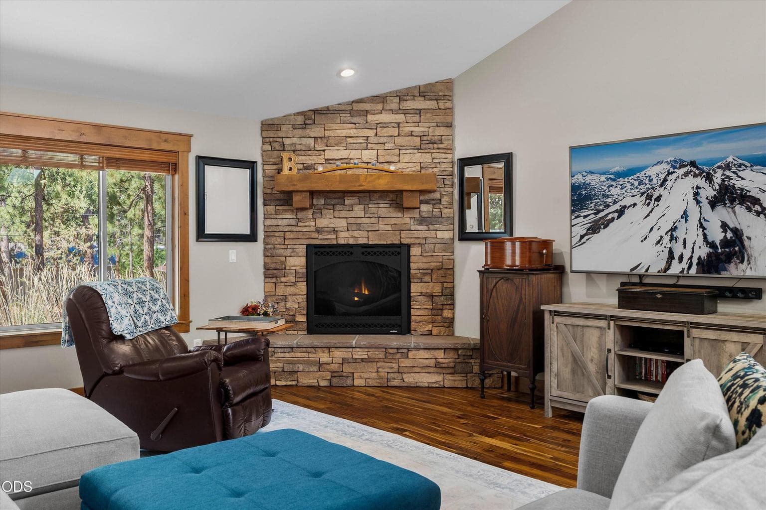Photo of 60134 Turquoise Road 8 of 50