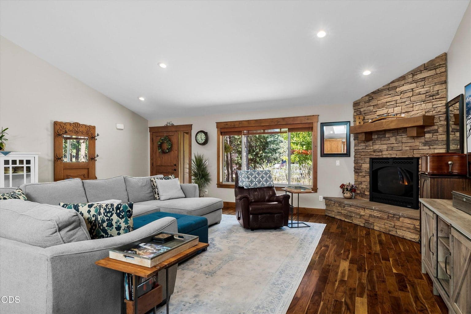Photo of 60134 Turquoise Road 9 of 50