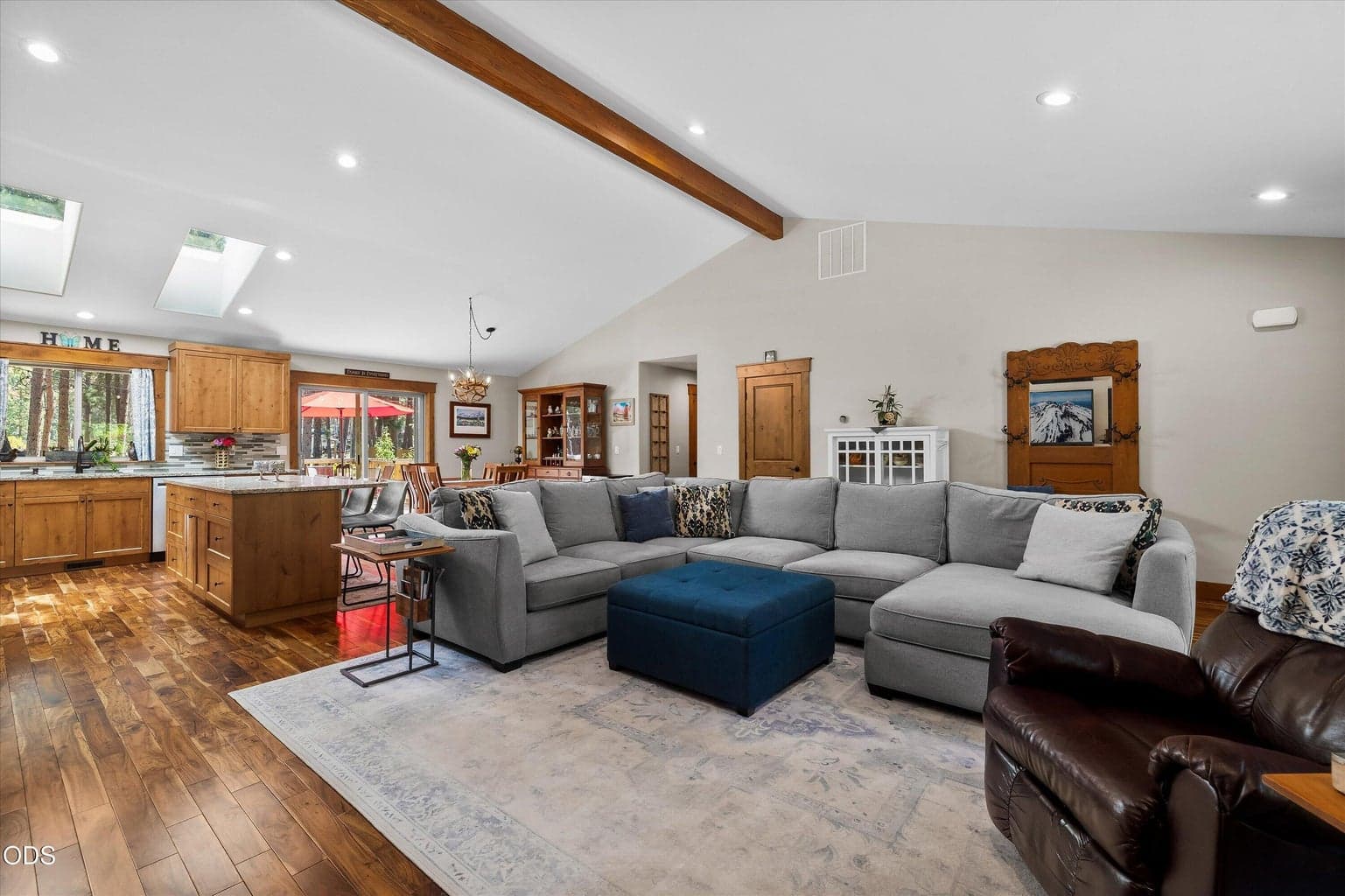 Photo of 60134 Turquoise Road 10 of 50