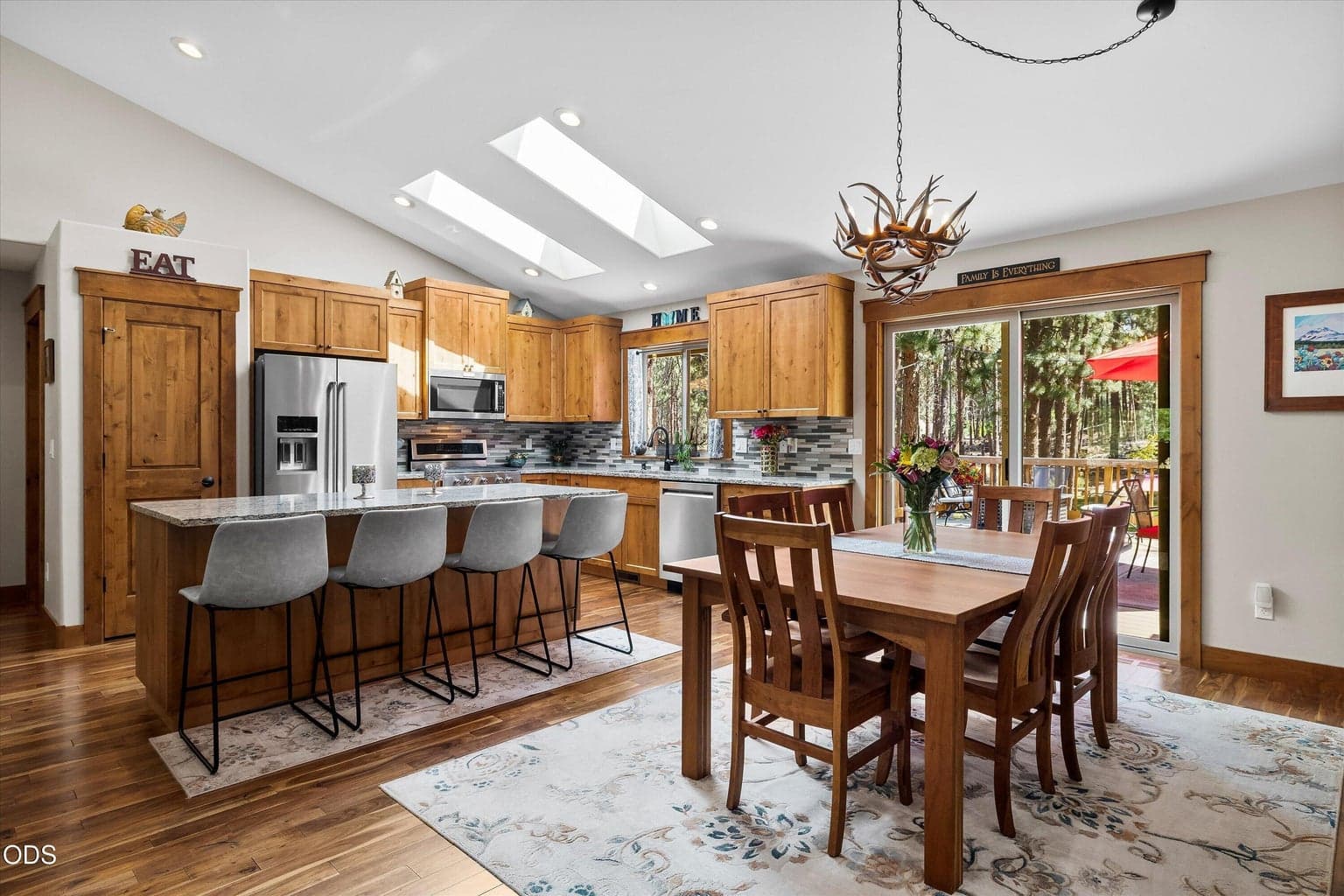 Photo of 60134 Turquoise Road 11 of 50