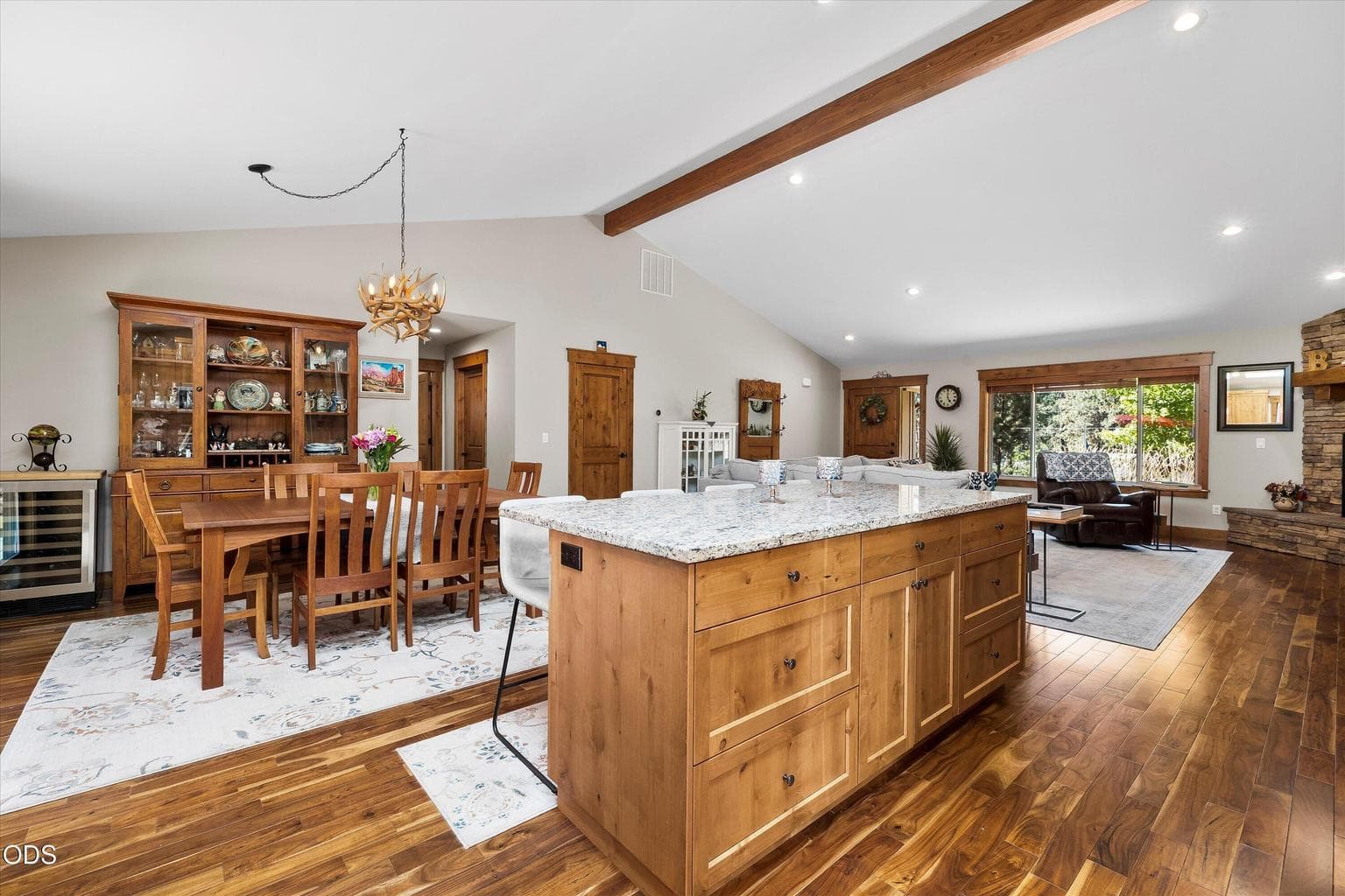 Photo of 60134 Turquoise Road 15 of 50