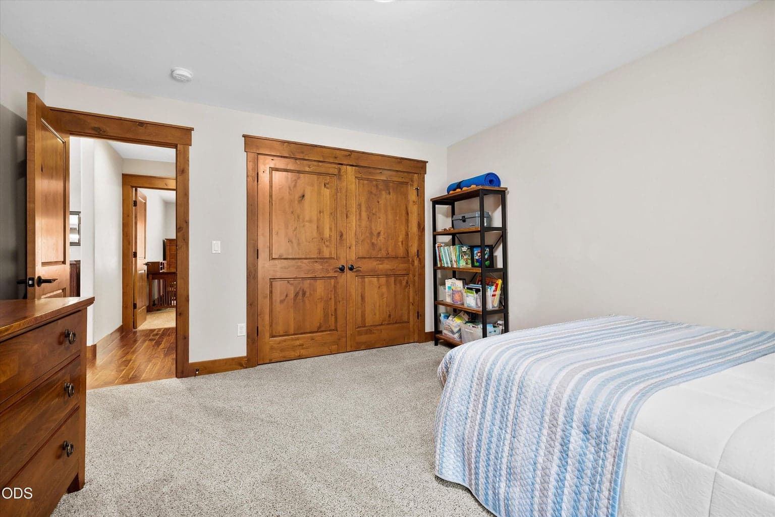 Photo of 60134 Turquoise Road 27 of 50