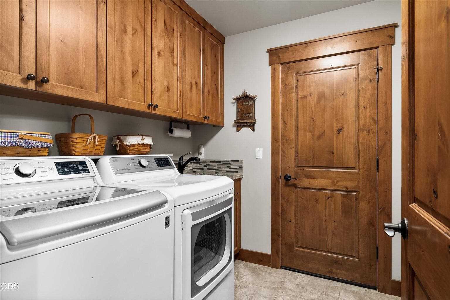 Photo of 60134 Turquoise Road 28 of 50