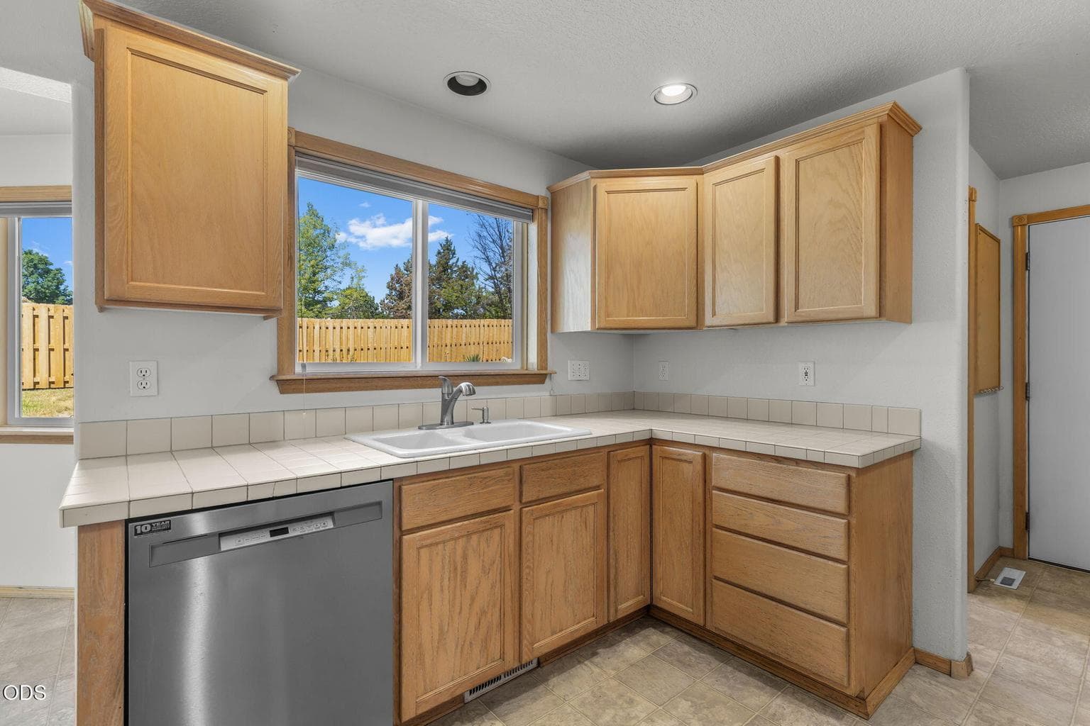 Photo of 3672 SW Volcano Avenue 24 of 38